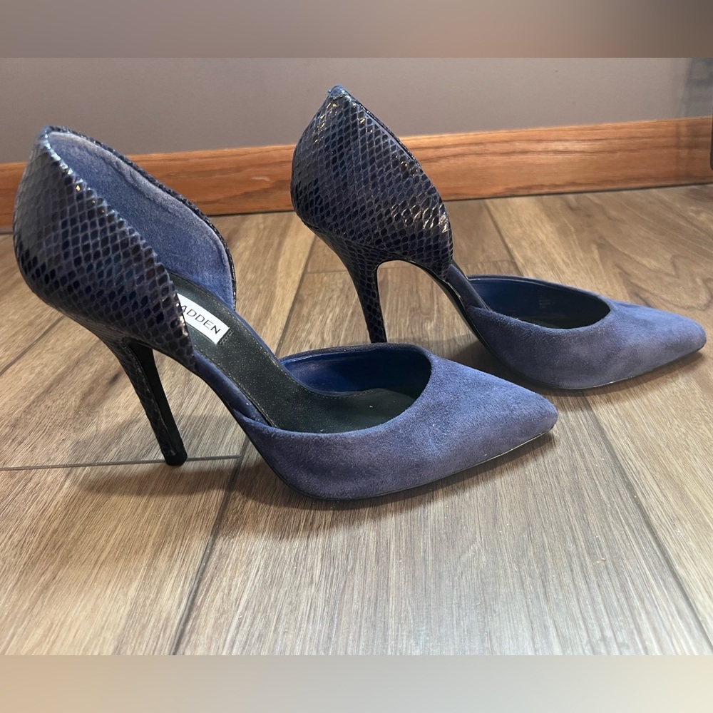 Steve Madden Abilene Navy Heel